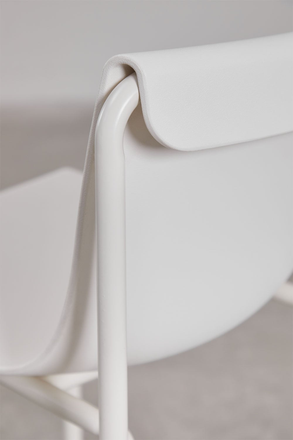 Garden high stool 65 cm in gardenia white polypropylene Ismene, gallery image 5