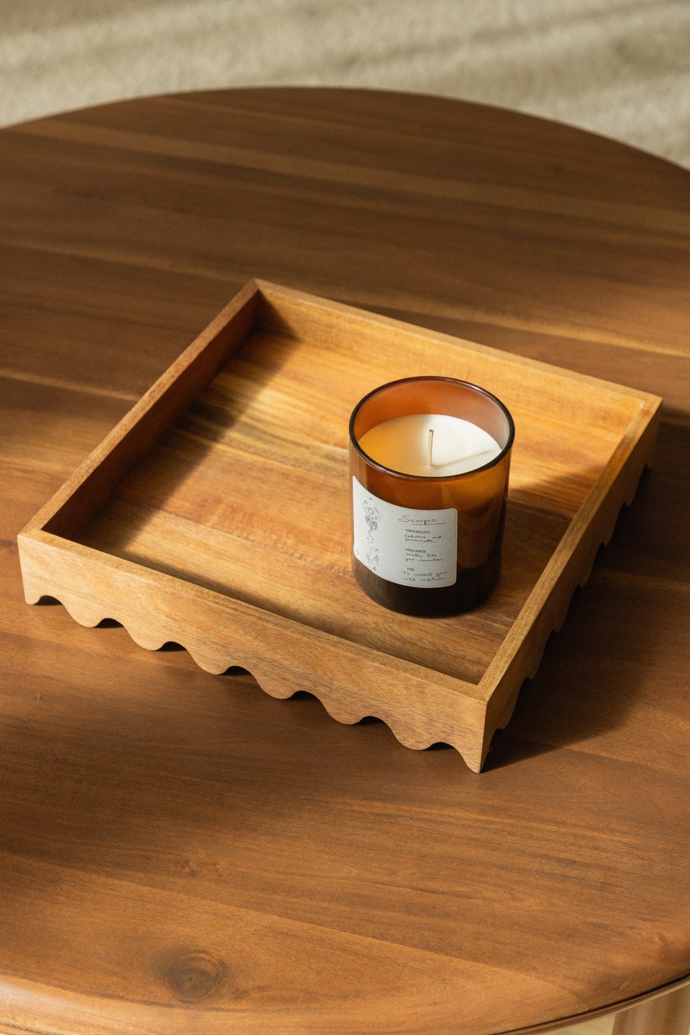 Decorative tray in acacia wood Gaupen, gallery image 1