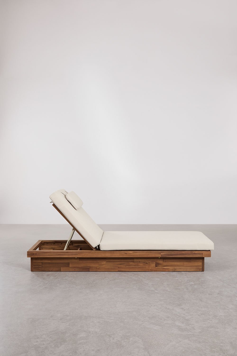 Reclining lounger in acacia wood with Dailin cushion, gallery image 5
