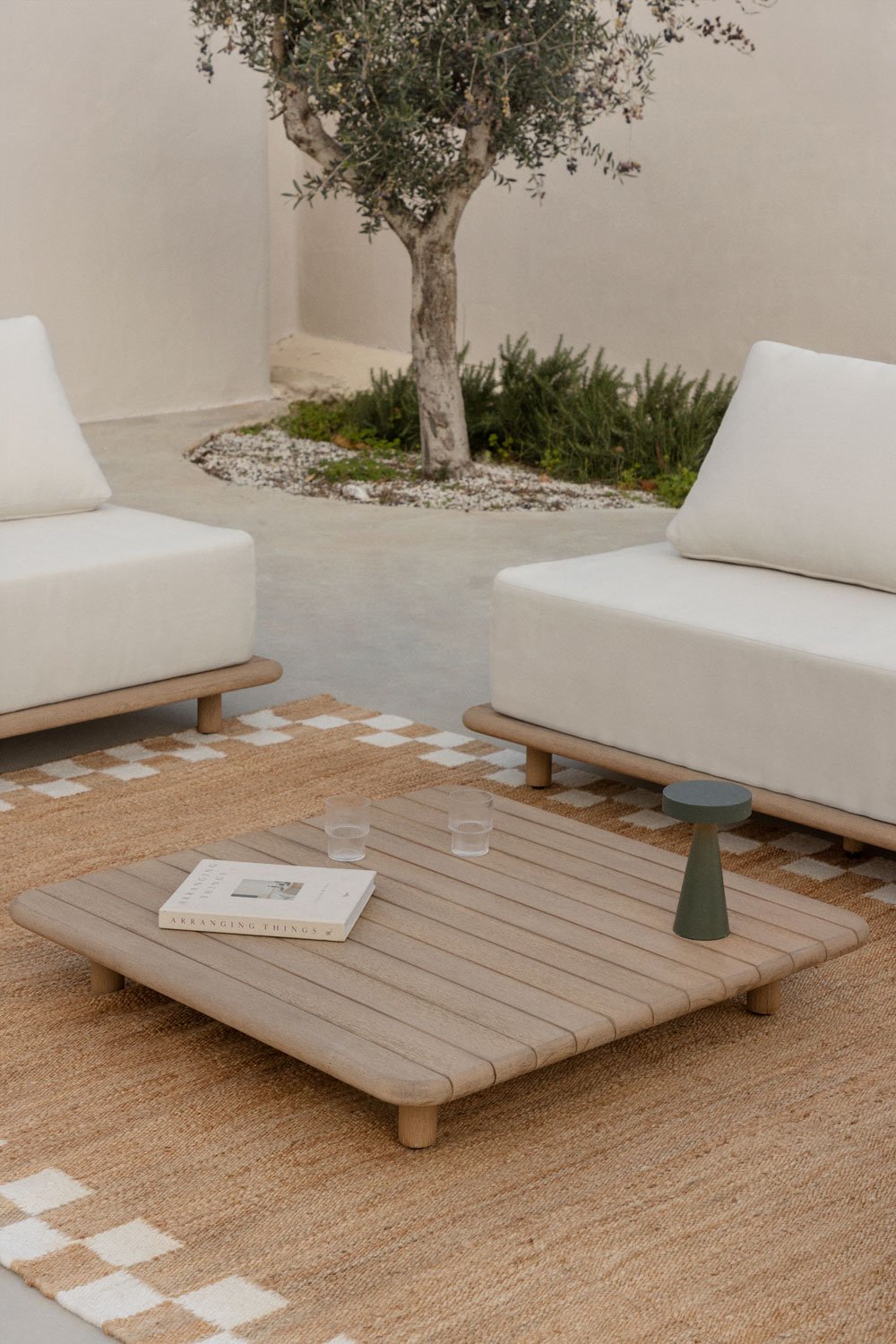 Square garden coffee table 90x90 cm in acacia wood Portet, gallery image 1