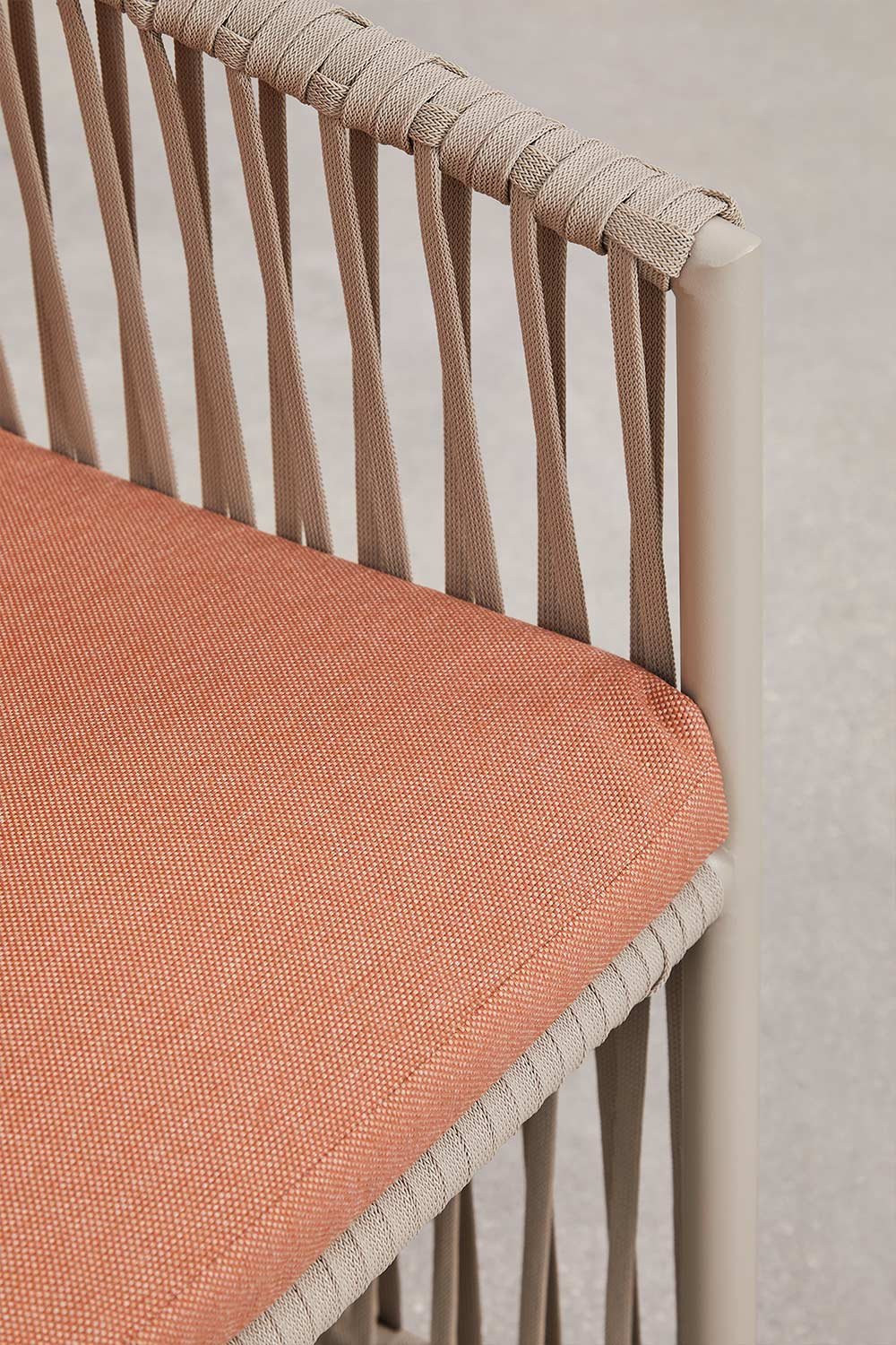 Pack of 4 garden chairs with armrests in aluminium and braided rope Sophie, gallery image 6