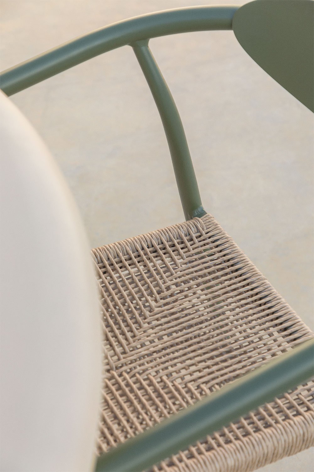 Stackable garden chair with armrests in aluminum and synthetic rattan Marsha, gallery image 2