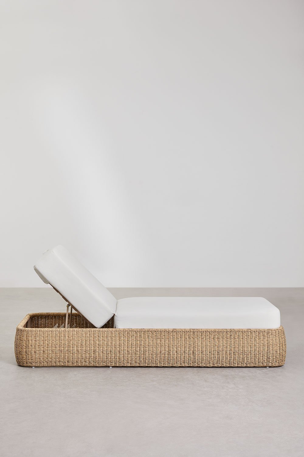 Leilan synthetic rattan and iron reclining lounger, gallery image 5