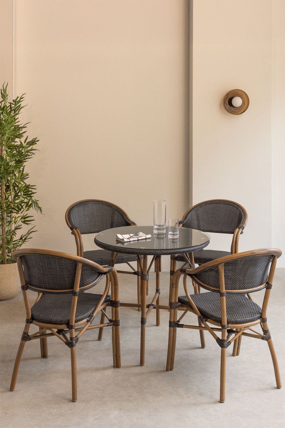 Brielle Bistro Classic round table set Ø80 cm and 4 chairs with armrests in textilene and aluminium Brielle Bistro Classic, gallery image 1