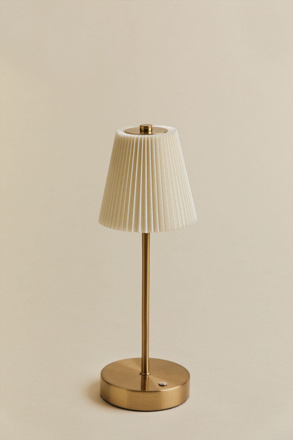 Myrdal wireless LED table lamp in iron, gallery image 2