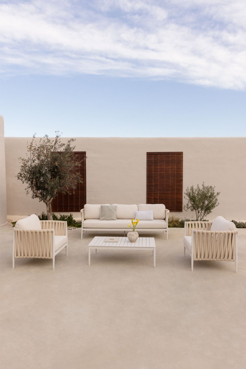 Garden set with 3-seater sofa, rectangular coffee table 120x70 cm, and 2 armchairs in aluminum Sereilen, gallery image 1