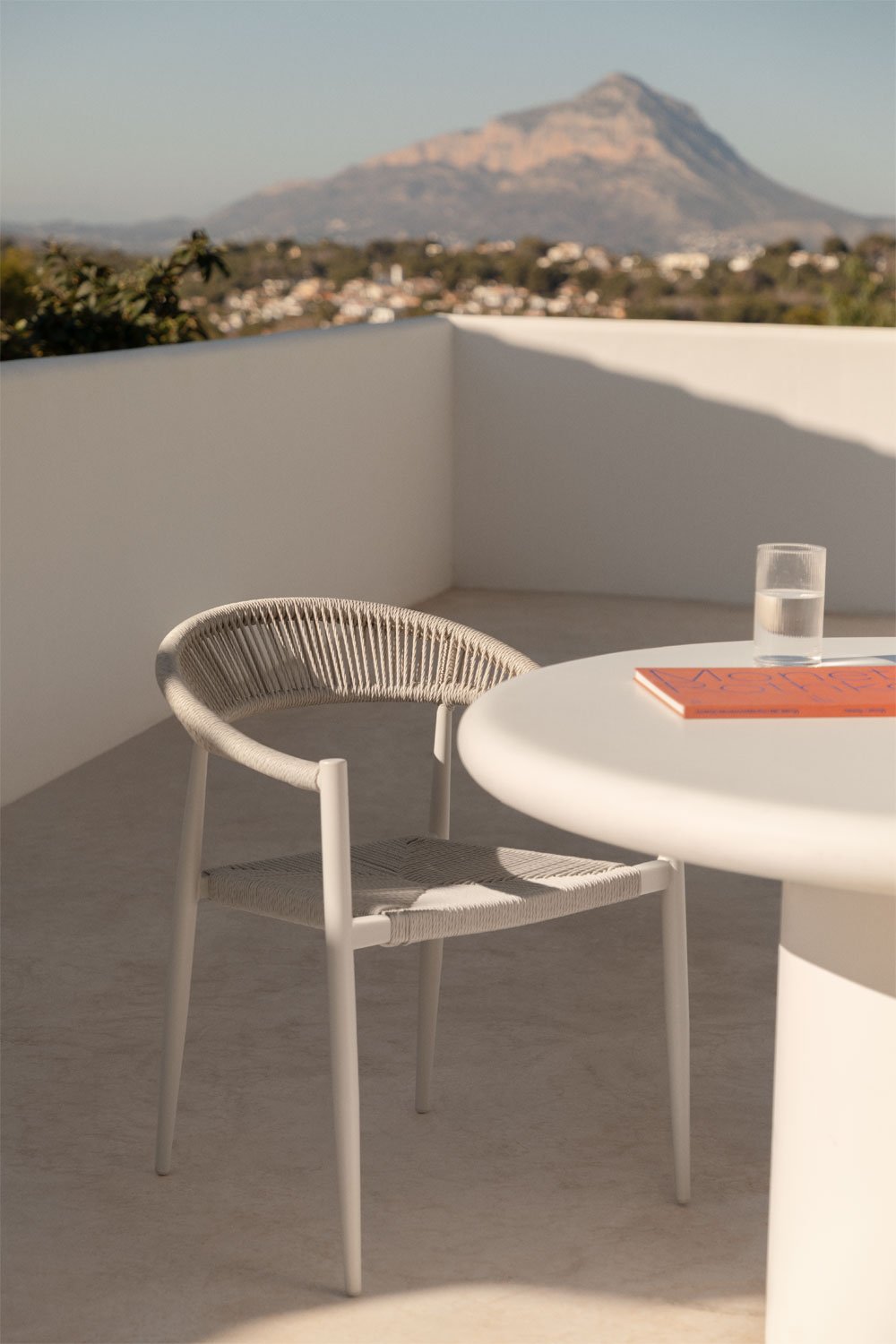 Pack of 2 stackable garden chairs with armrests in aluminium and synthetic rattan Amatria, gallery image 1