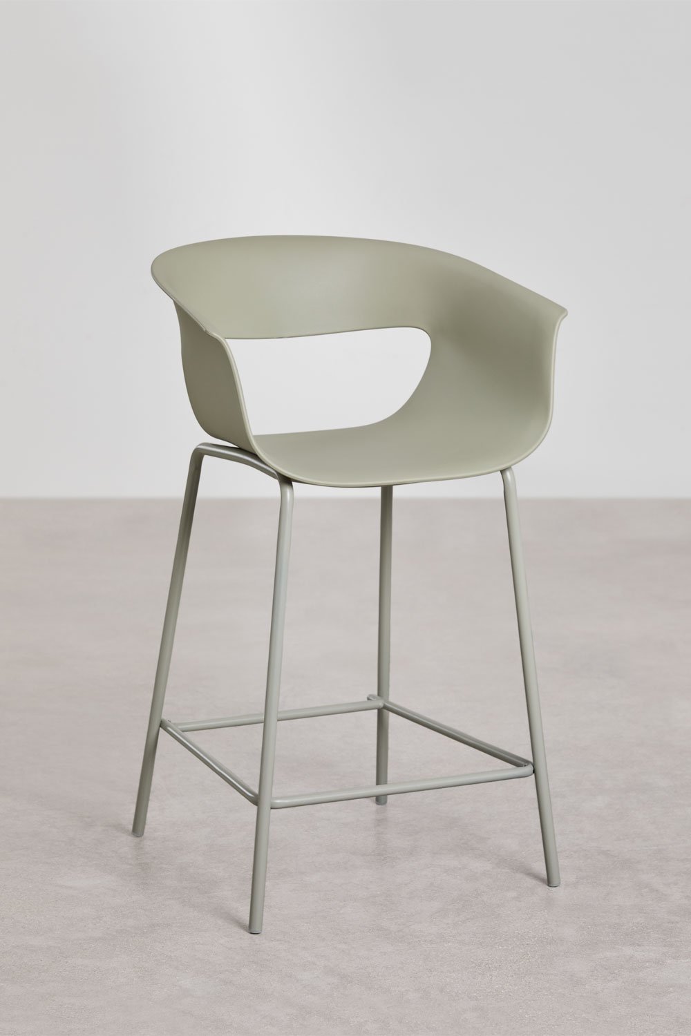 Pack of 2 high garden stools in polypropylene and iron Alanys, gallery image 2