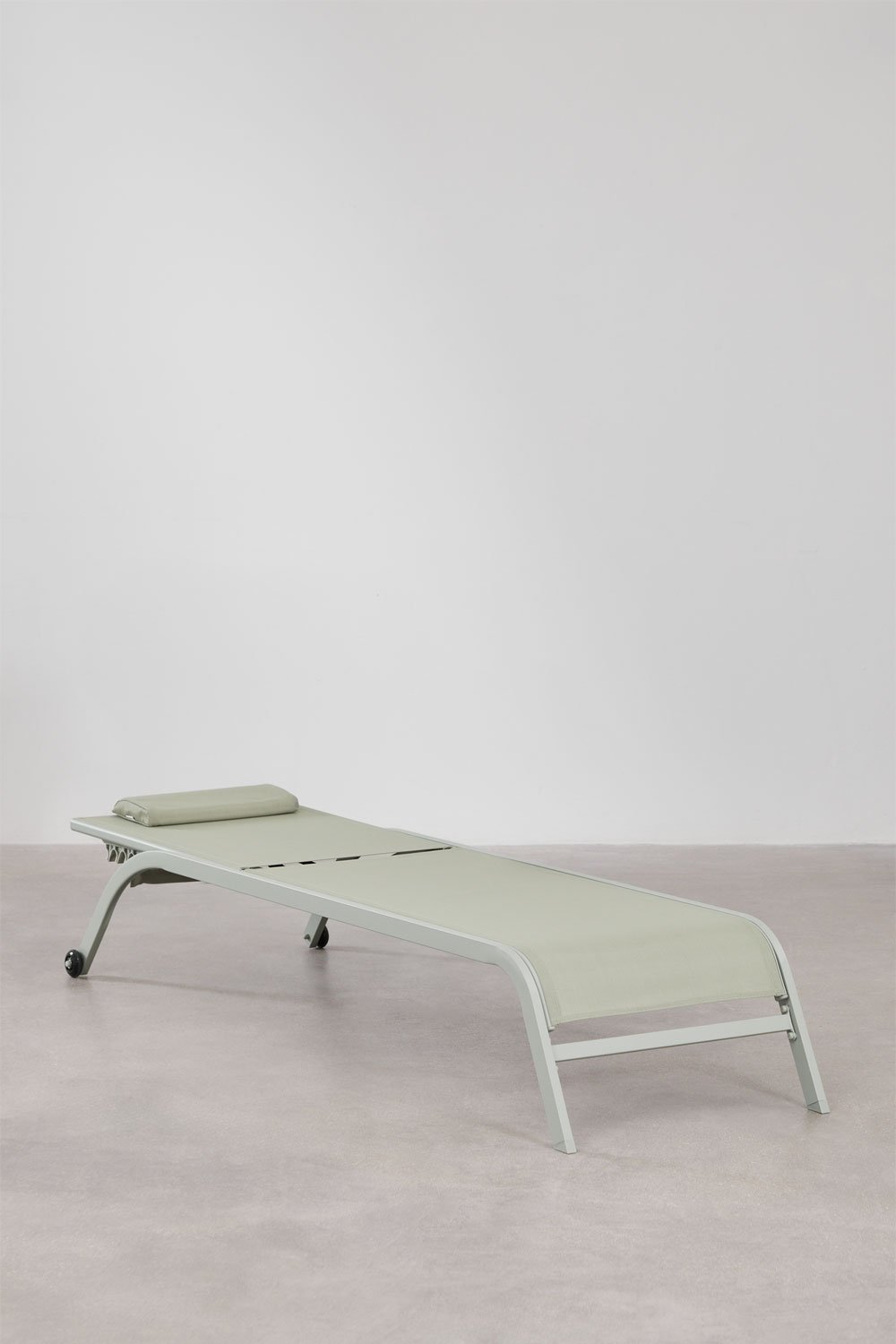 Therys Reclining Lounger with Cushion, gallery image 3