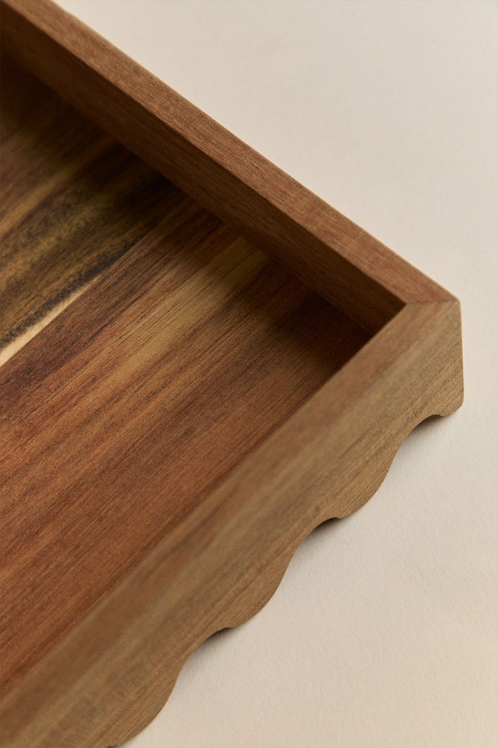 Decorative tray in acacia wood Gaupen, gallery image 5
