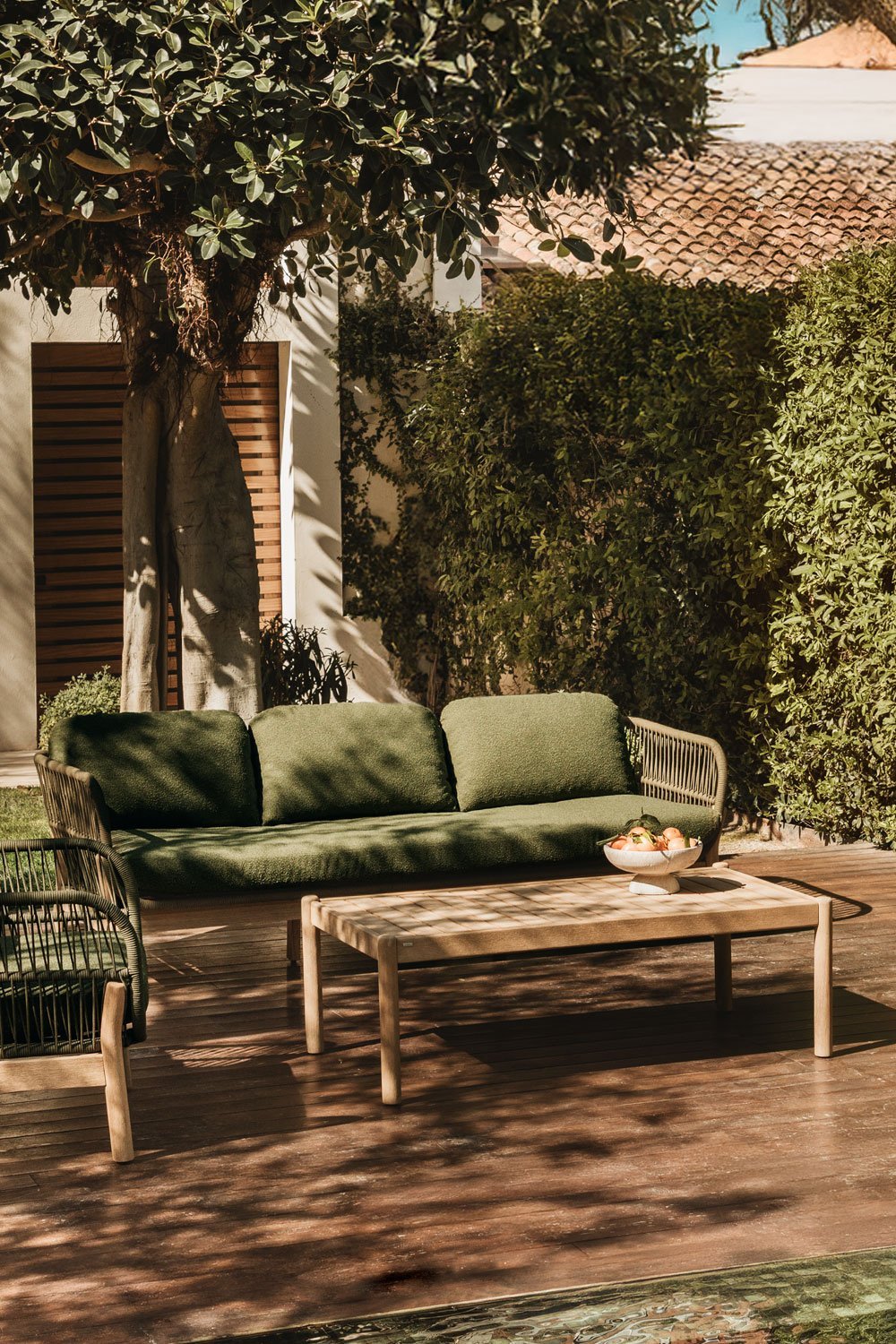 Garden set with 3-seater sofa and rectangular coffee table 120x60 cm in aluminum and acacia wood Karvia, gallery image 1