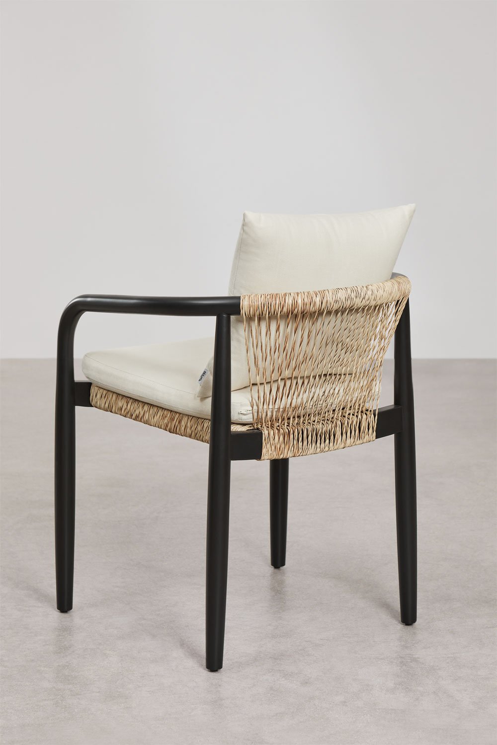 Pack of 4 dining chairs with armrests in acacia Giulia, gallery image 5