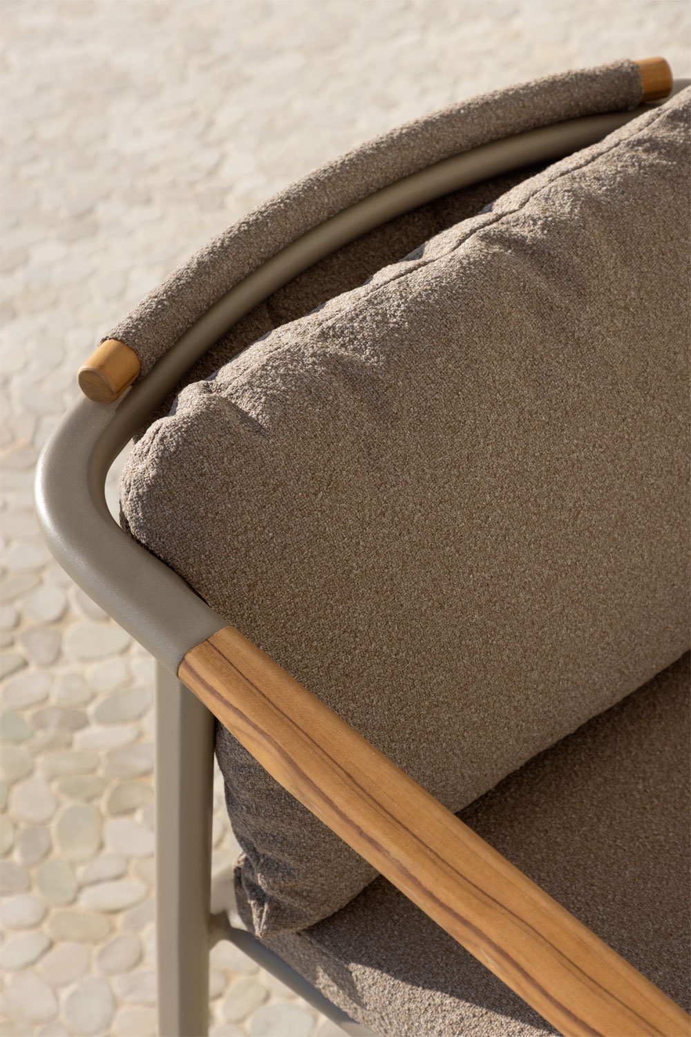 Pack of 2 Yervin garden chairs with armrests in aluminum and bouclé fabric, gallery image 2