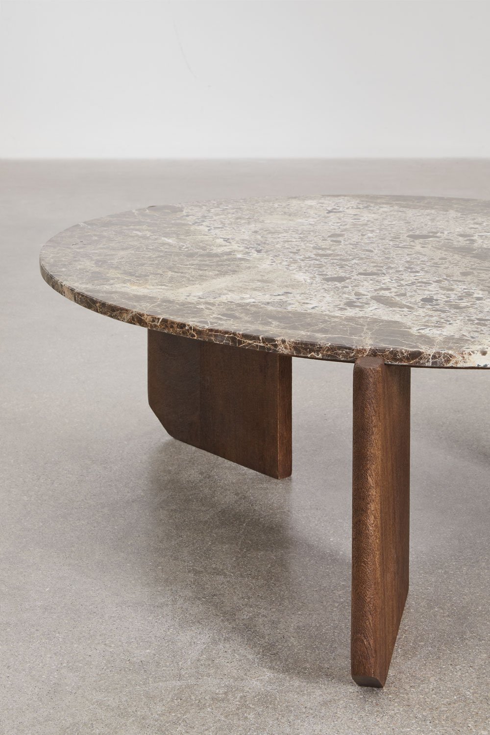 Round coffee table in natural stone and mango wood Lavinia, gallery image 5