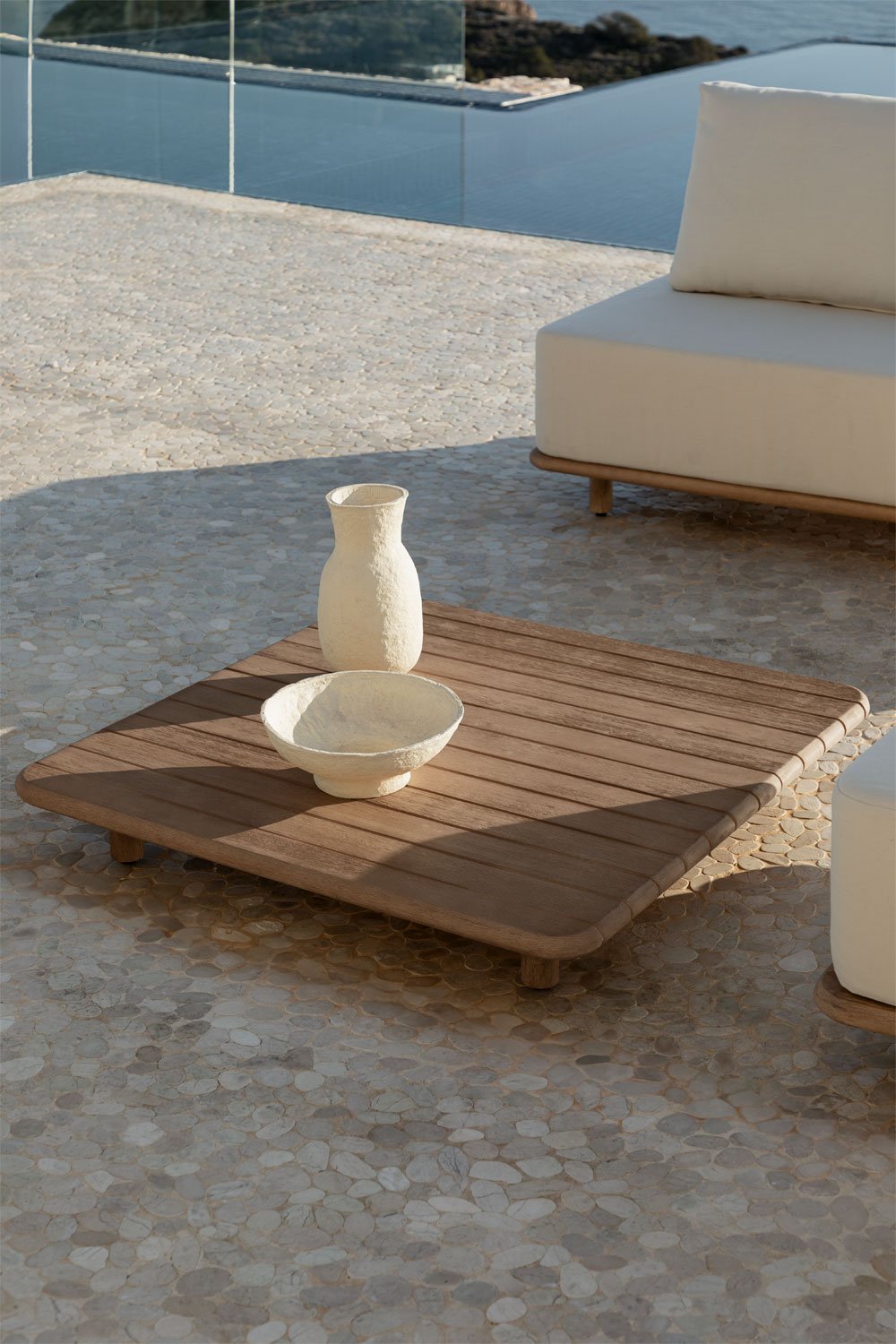 Square garden coffee table 90x90 cm in acacia wood Portet, gallery image 1