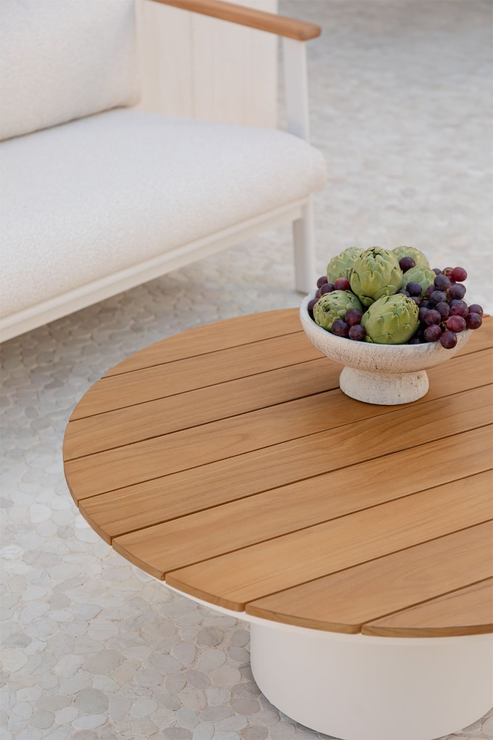 Round garden coffee table Ø90 cm in teak wood and aluminum Anturio, gallery image 2