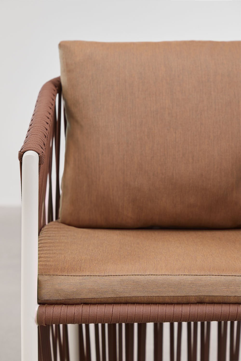 Pack of 4 dining chairs with armrests in aluminium and braided rope Sophie, gallery image 6