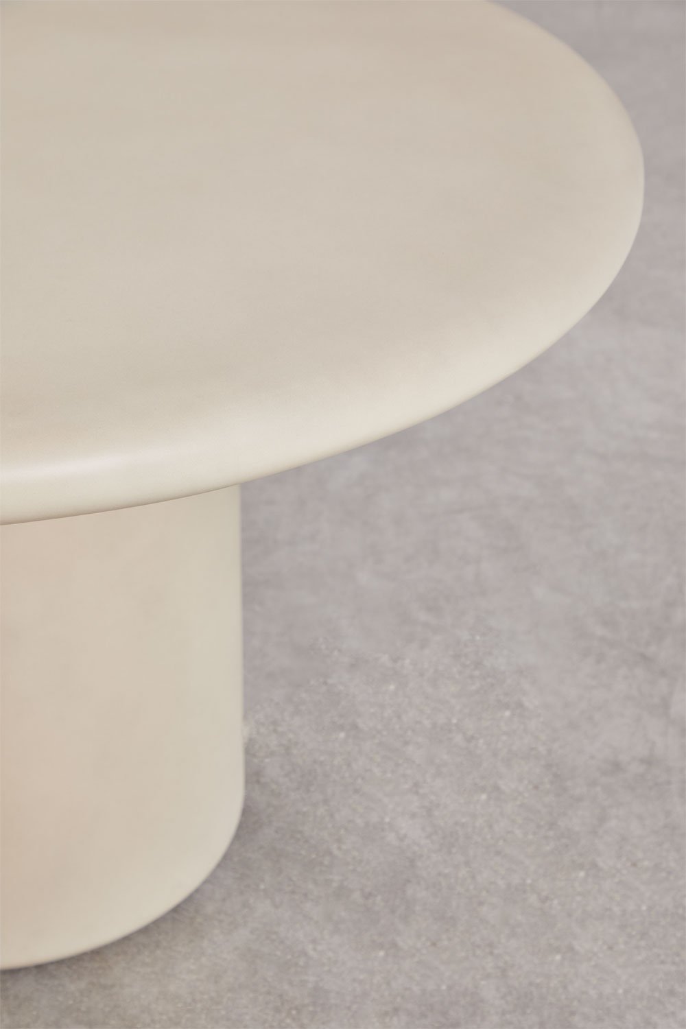 Namara round garden table in cement, gallery image 2