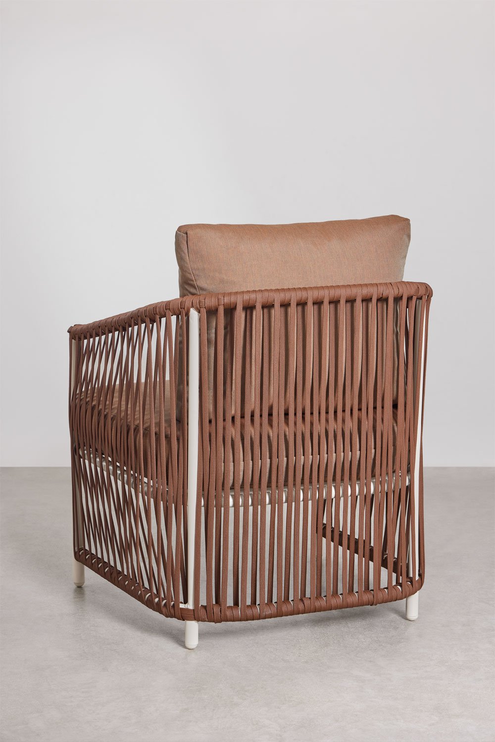 Garden set with a 2-seater sofa, 2 armchairs, and coffee tables in aluminum and Sophie braided rope., gallery image 10