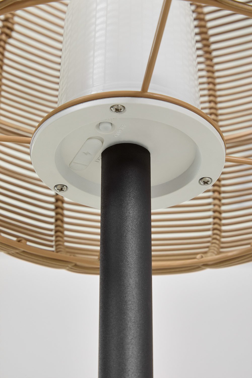 Ovela wireless LED outdoor floor lamp made of iron and braided rope, gallery image 5