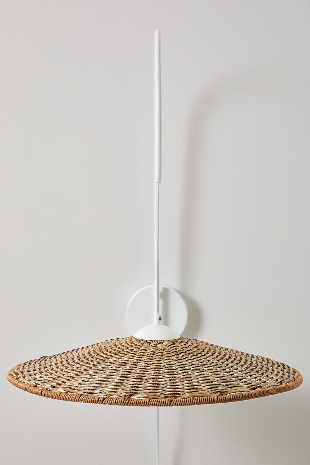 Sopant wall lamp in iron and synthetic rattan, gallery image 5