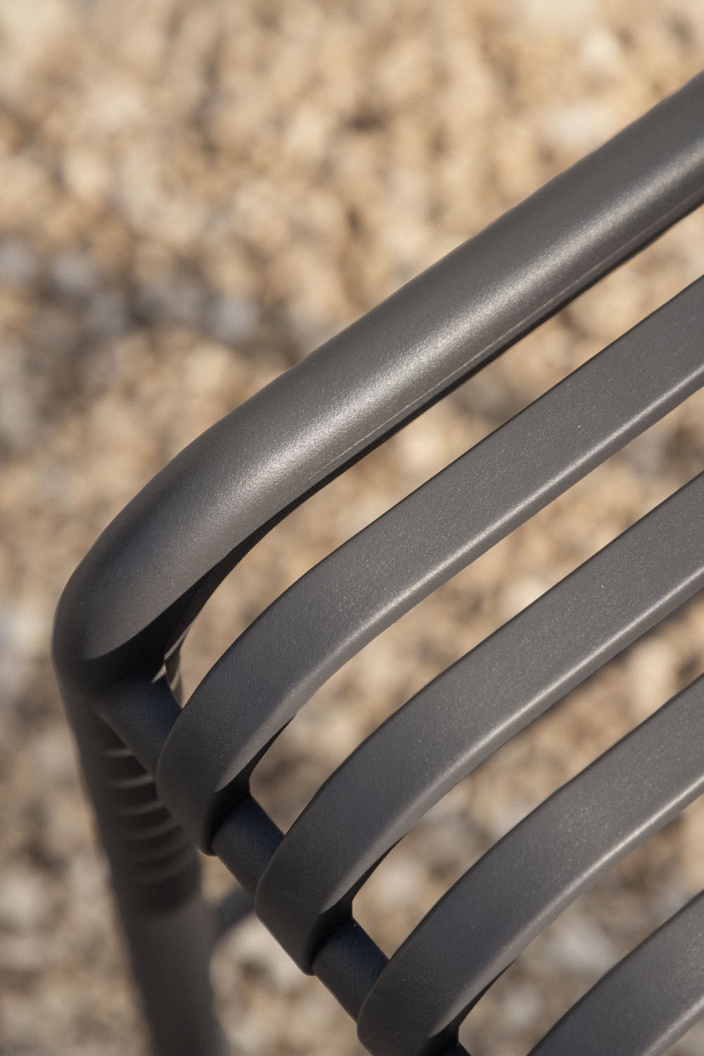 2-Pack garden high stools 65 cm stackable in graphite grey polypropylene Wendell, gallery image 2