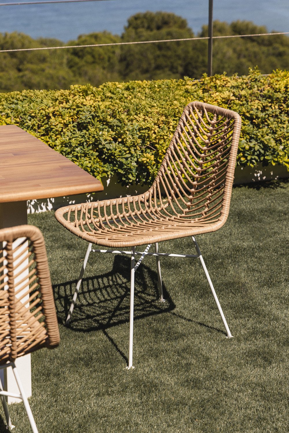Pack of 2 Garden Chairs in Natural Synthetic Rattan Gouda, gallery image 1