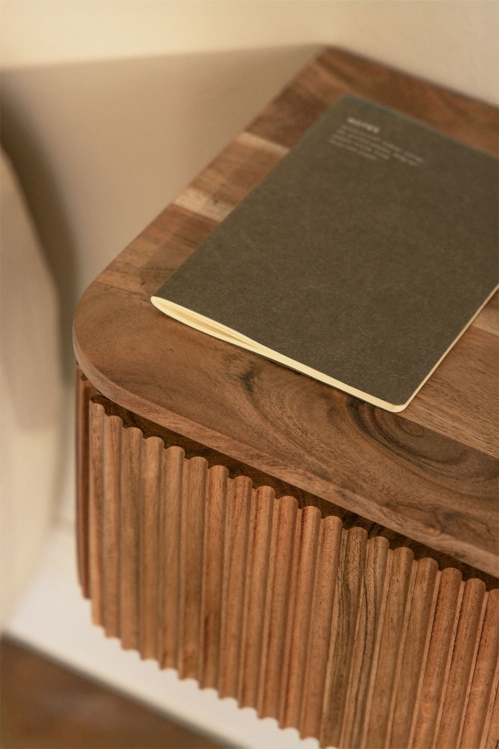 Floating Nightstand 35x30 cm in Acacia Wood Biljandi, gallery image 2