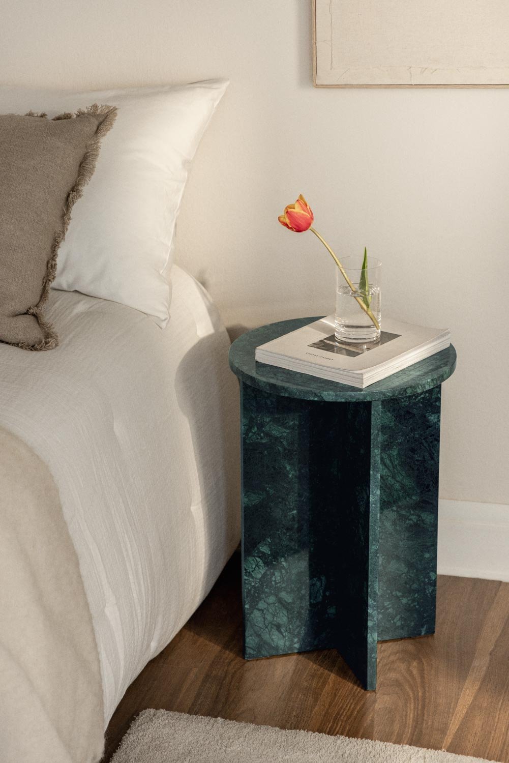 Round bedside table Ø35 cm in Mencia marble, gallery image 1