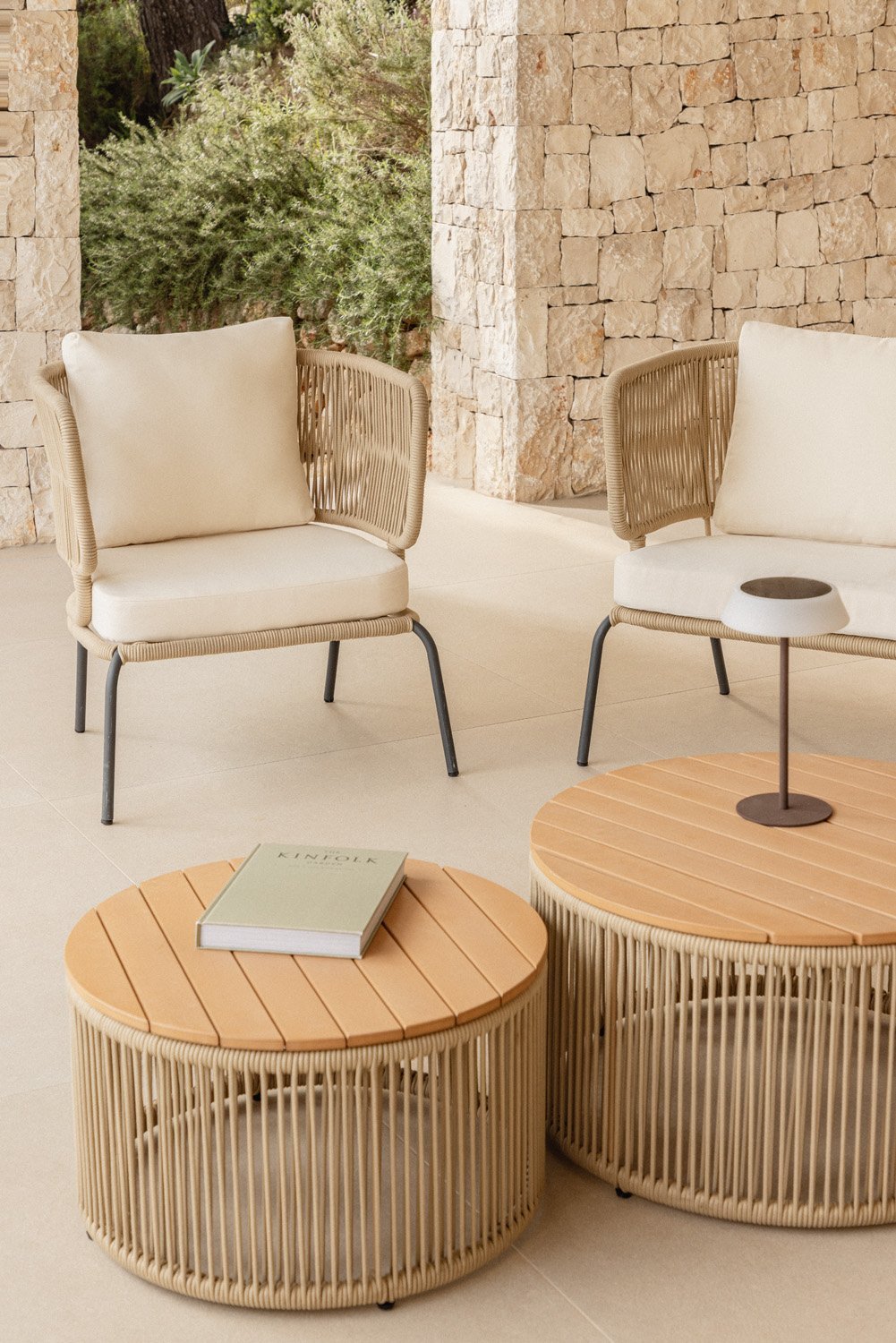 Round garden coffee table in iron and braided rope Calipso , gallery image 1