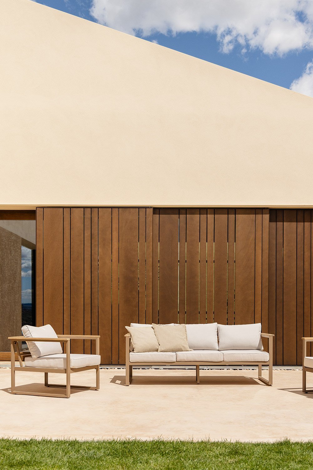 3-seater garden sofa in aluminium and acacia wood Lipov, gallery image 1