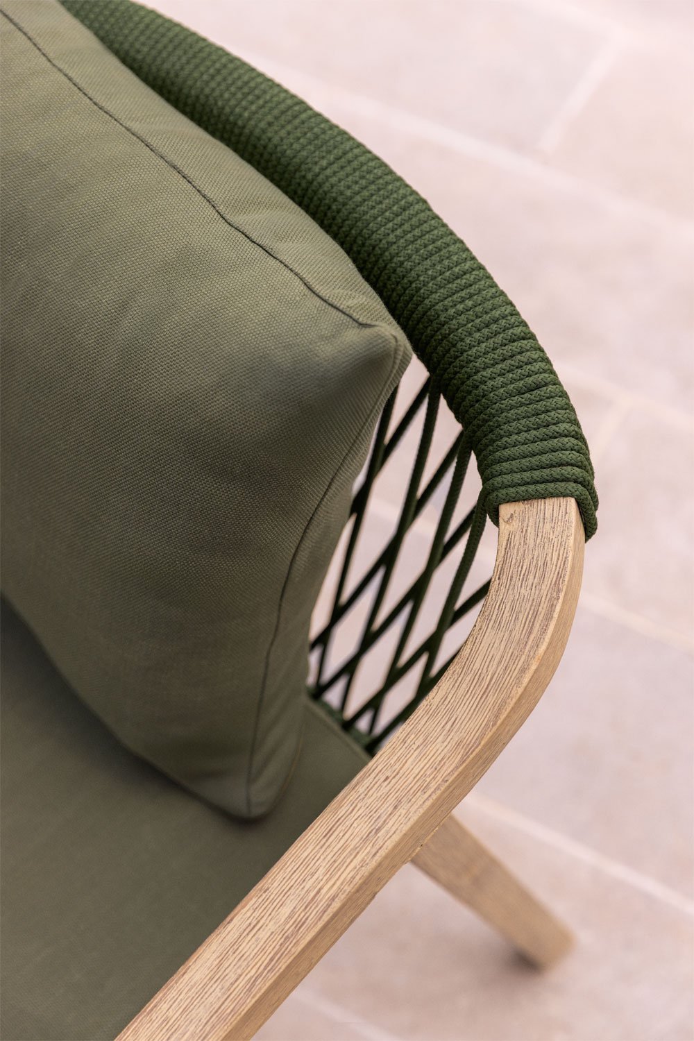 Pack of 4 garden chairs with armrests in acacia wood Dubai, gallery image 2