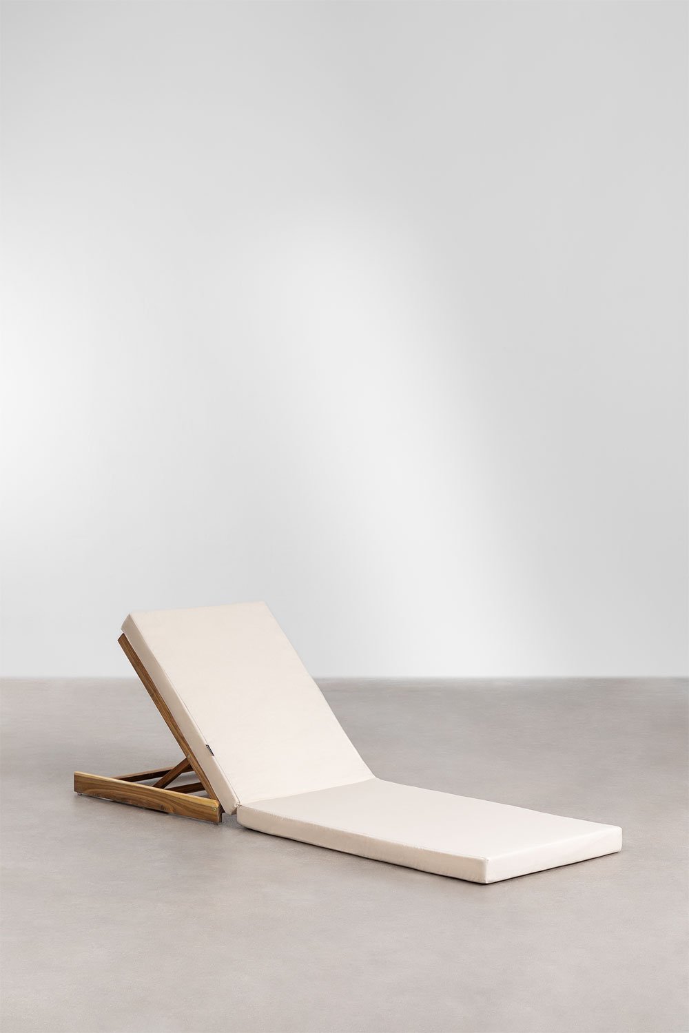 Pack of 2 Idaira acacia wood reclining sun loungers, gallery image 2