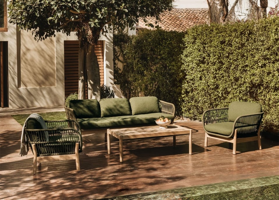 Garden set with 3-seater sofa, 2 armchairs and coffee table in aluminium and acacia wood Karvia