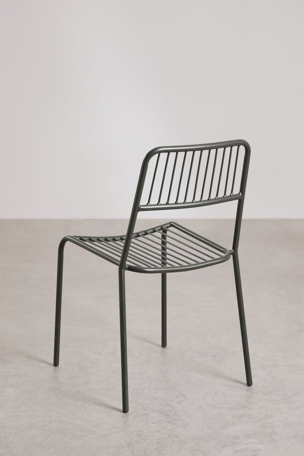 Pack of 4 Elton stackable dining chairs, gallery image 4