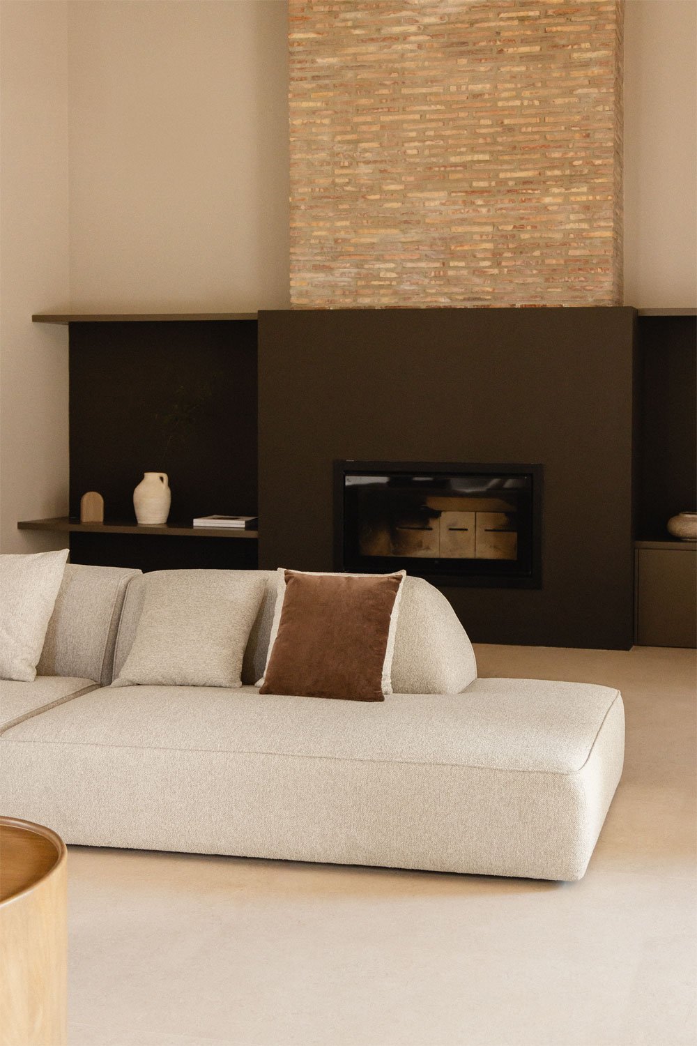 Right divan for Cardea upholstered modular sofa, gallery image 1