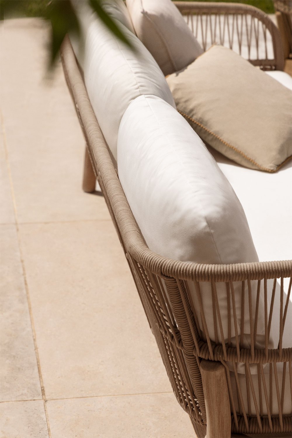 3-seater garden sofa in aluminum and acacia wood Karvia, gallery image 2