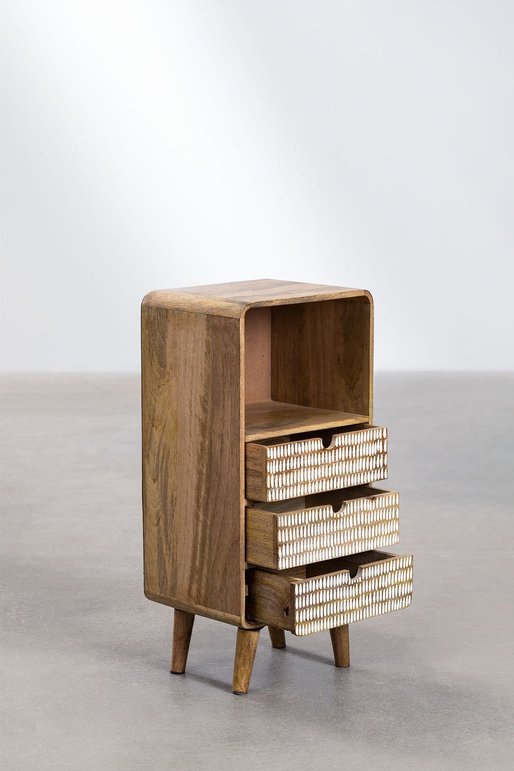 Pack of 2 Yulara mango wood nightstands, gallery image 3