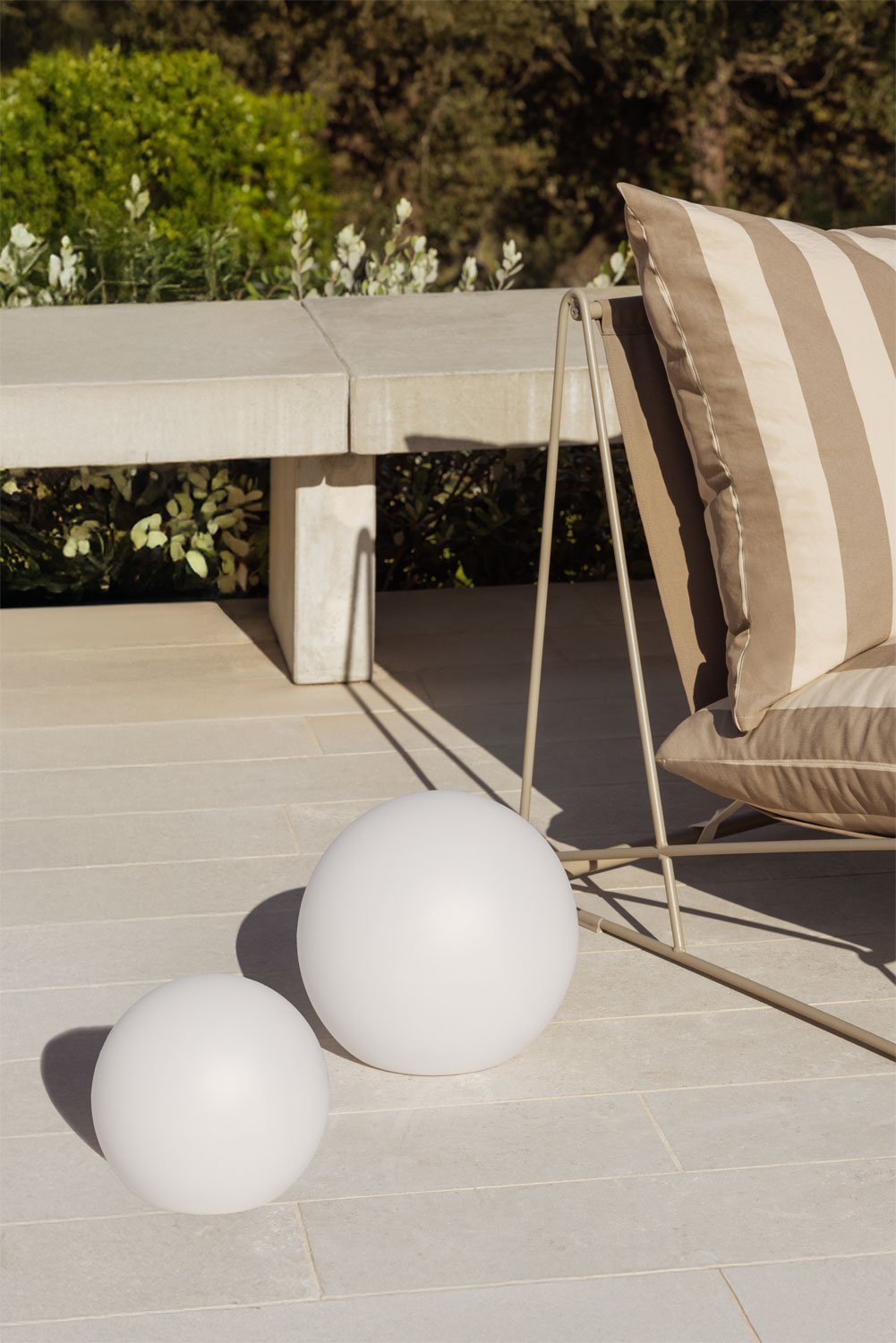 Set of 2 solar LED balls for outdoor use Olbina, gallery image 1