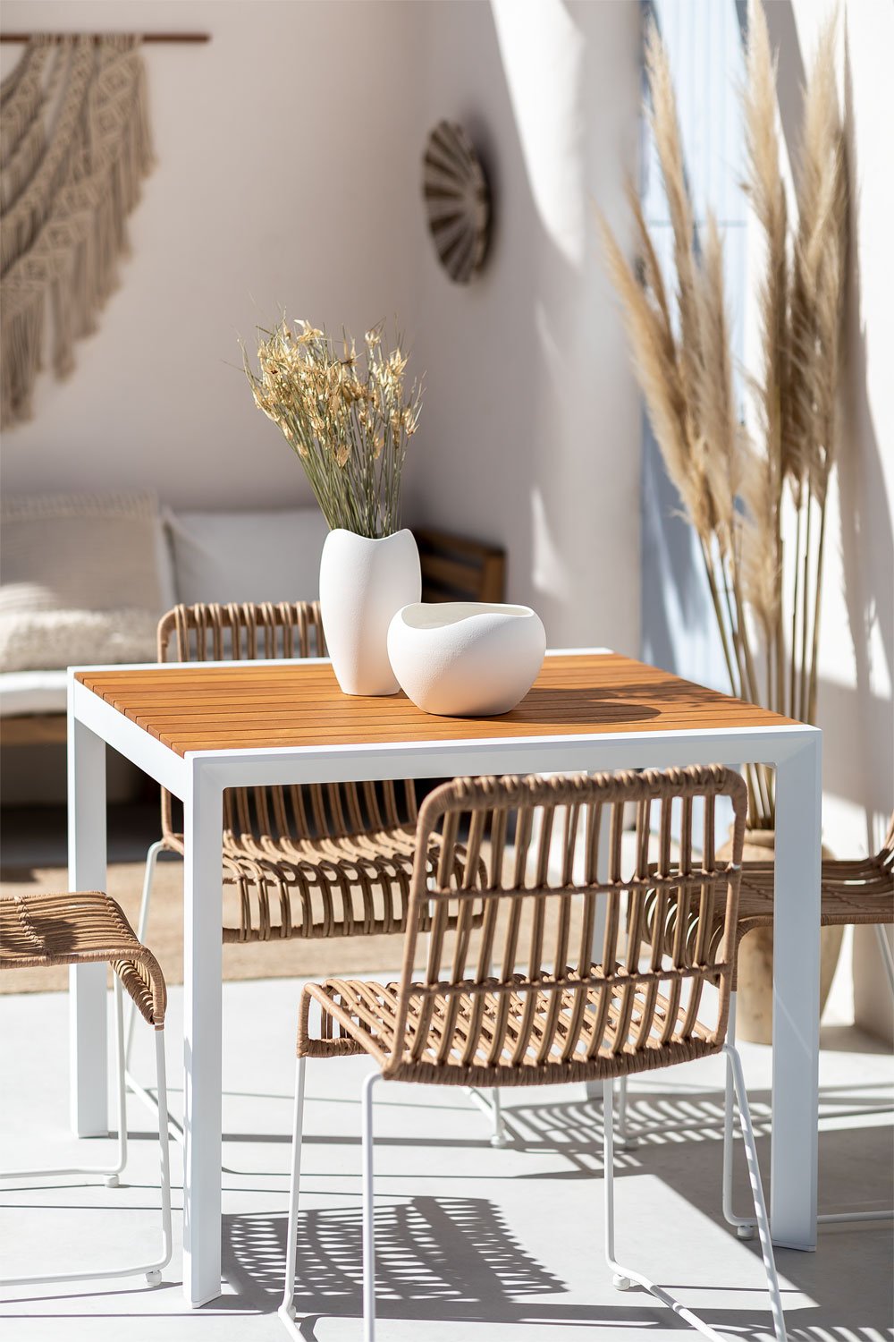 Archer Classic eucalyptus wood and aluminum garden table, gallery image 1