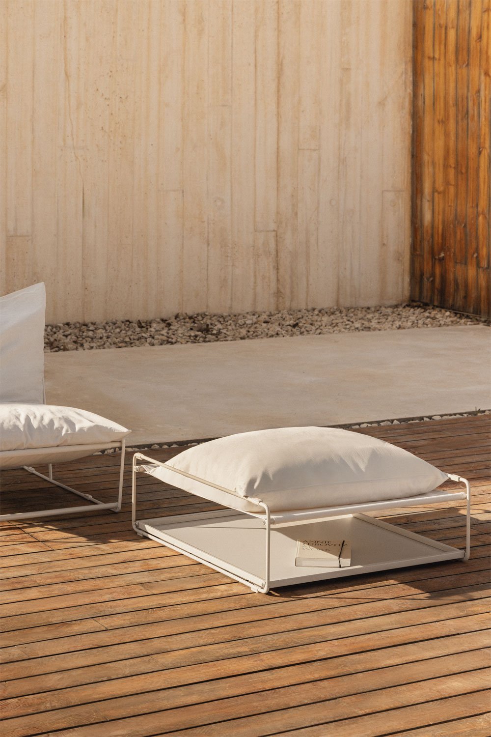 Amaro garden pouf convertible into a side table, gallery image 1