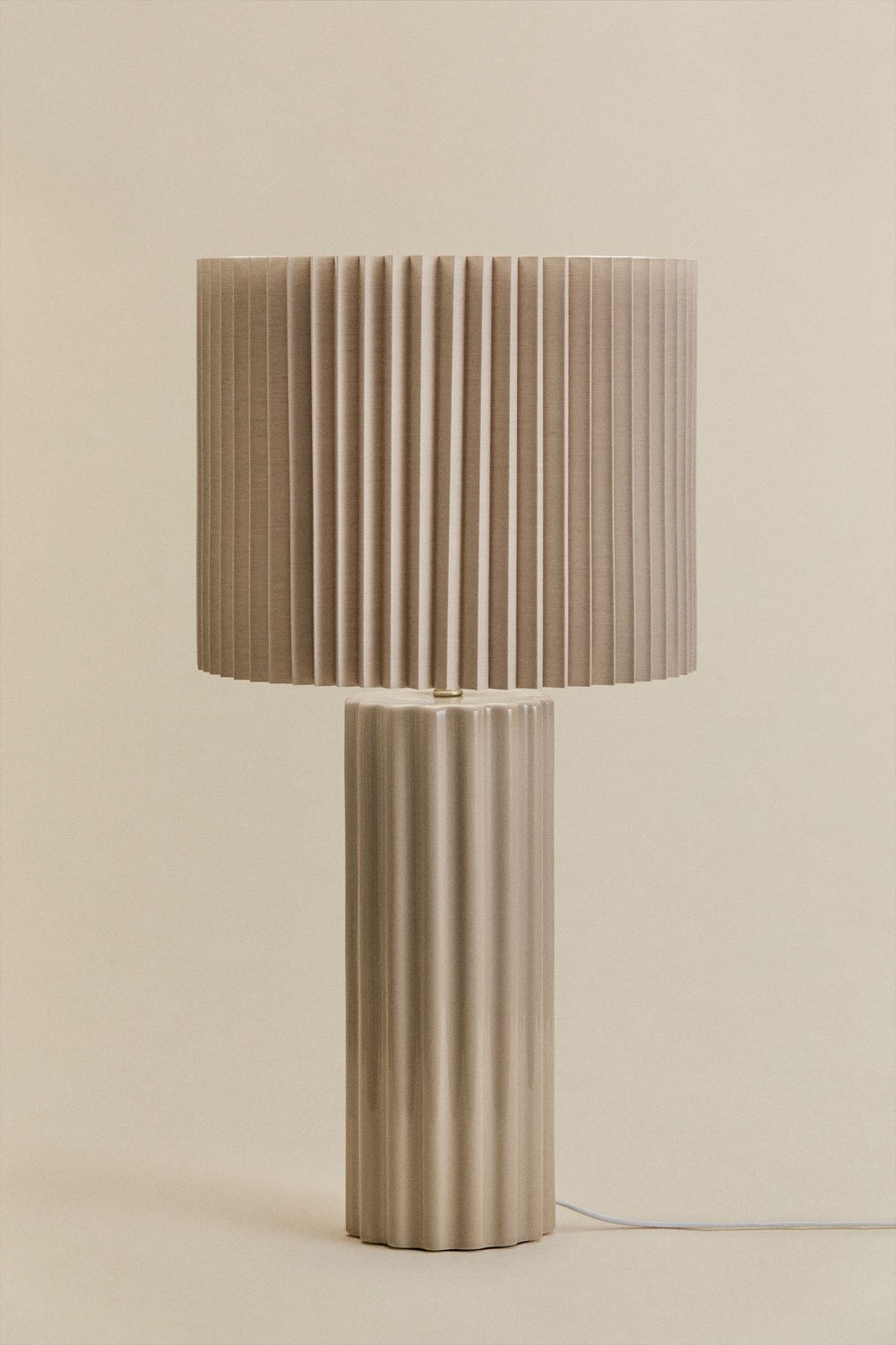 Table lamp in ceramic and Marvila fabric, gallery image 3