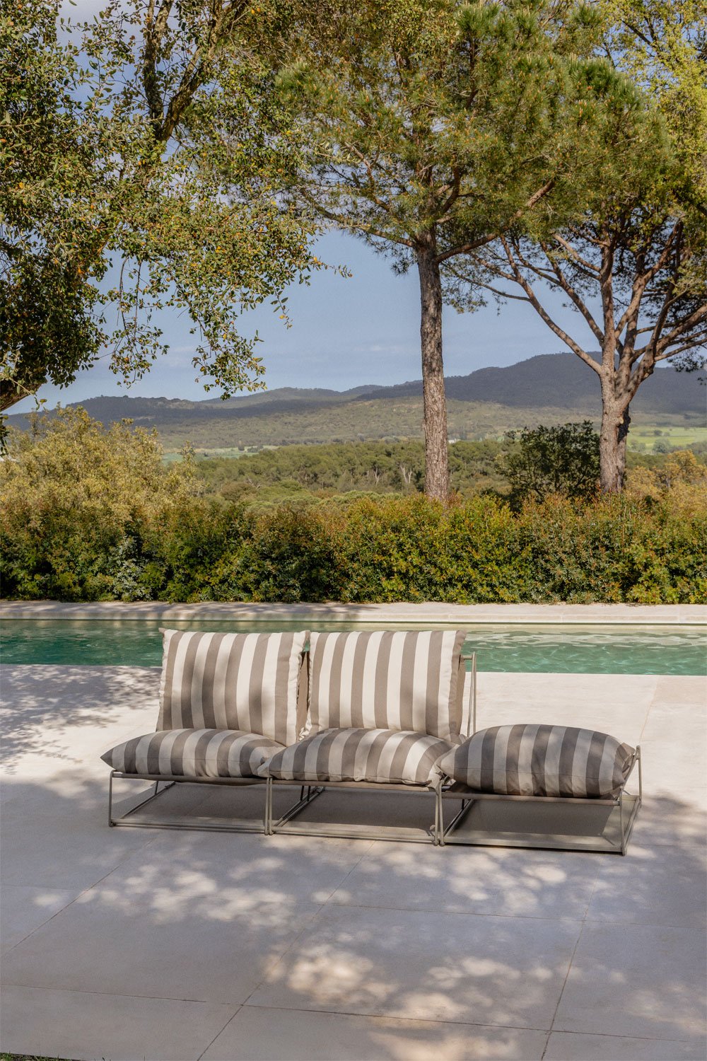 Amaro 2-piece modular garden sofa with convertible pouf, gallery image 2