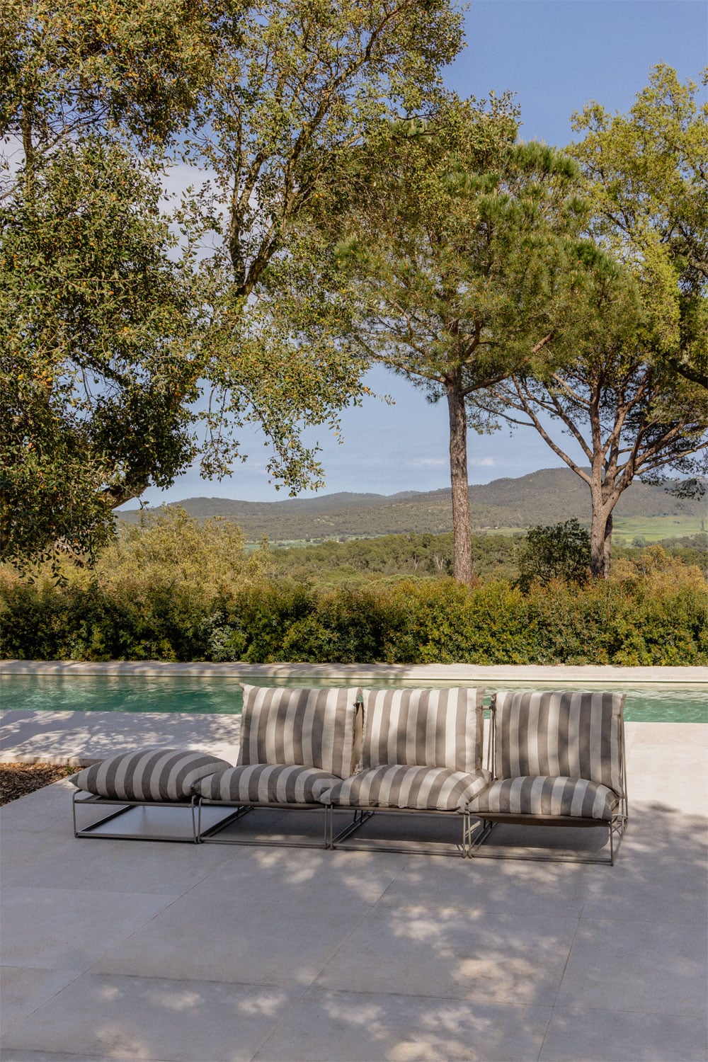 Amaro 3-piece modular garden sofa with convertible pouf, gallery image 2