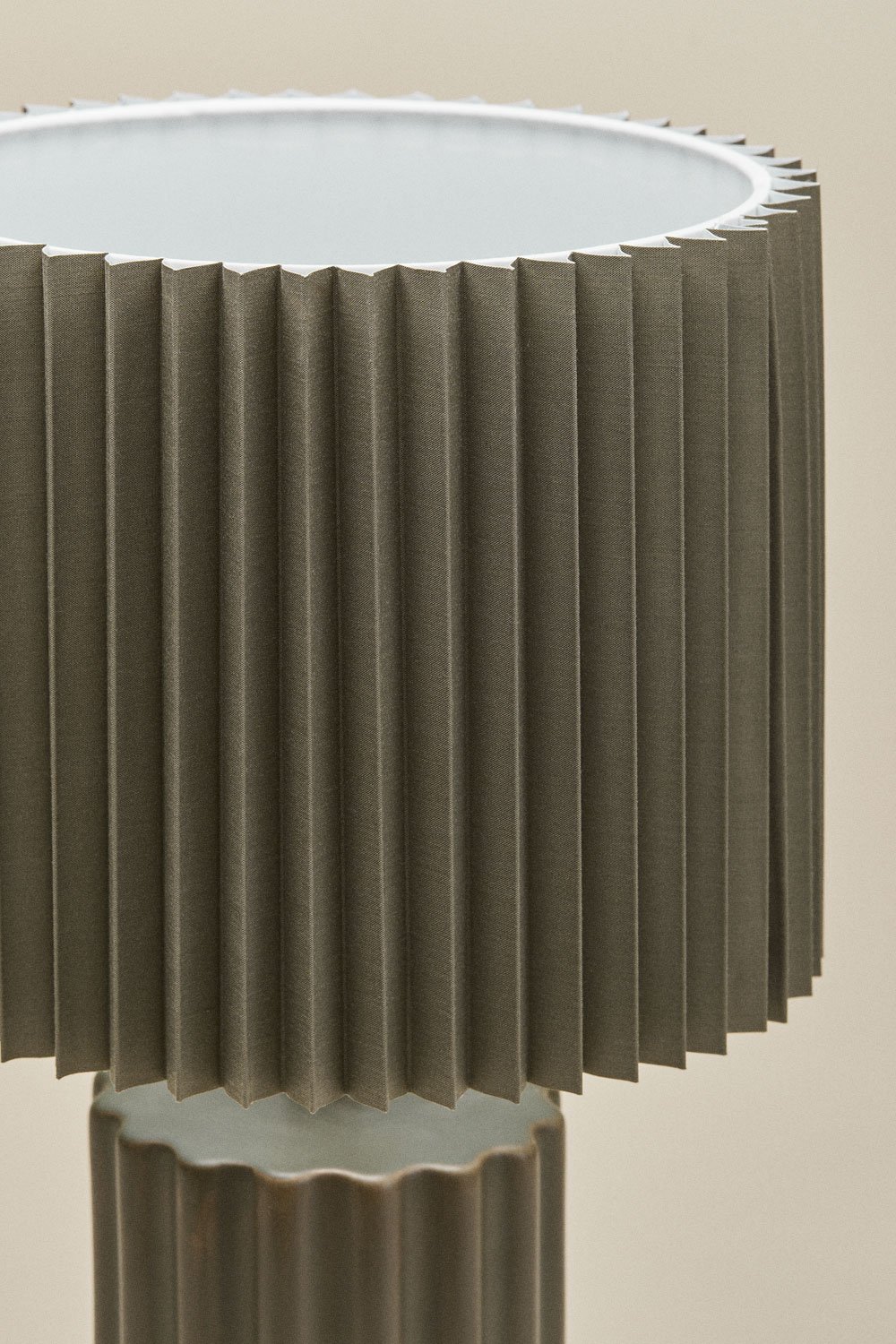 Table lamp in ceramic and Marvila fabric, gallery image 5