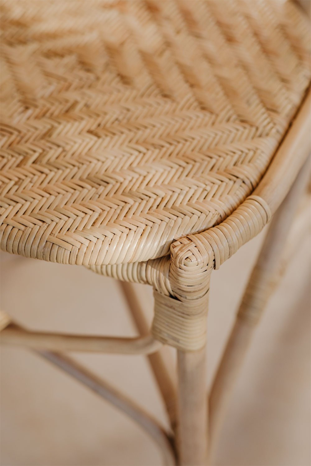 Pack of 4 Zariel rattan garden chairs, gallery image 2
