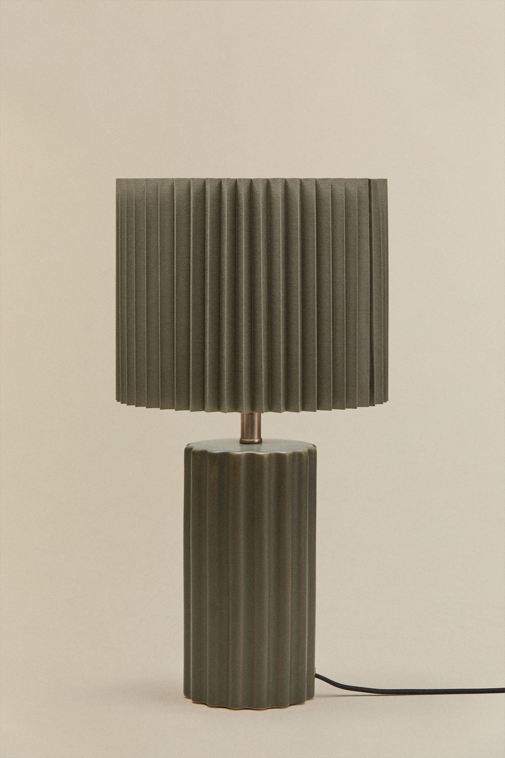 Table lamp in ceramic and Marvila fabric, gallery image 3