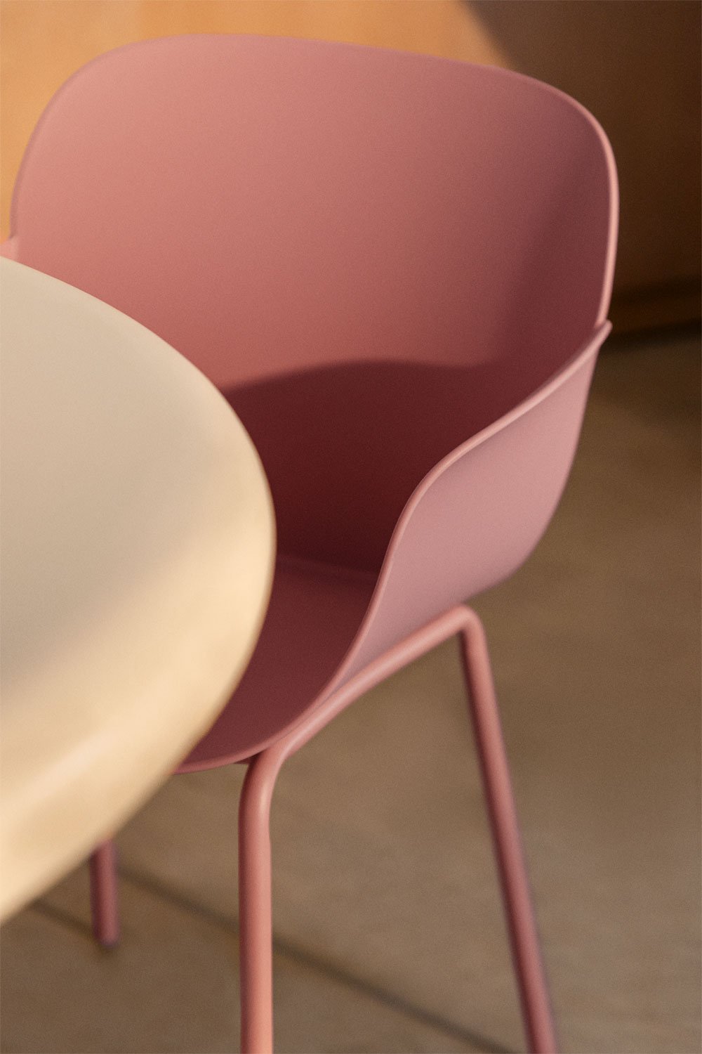 Lynette dining chair, gallery image 2