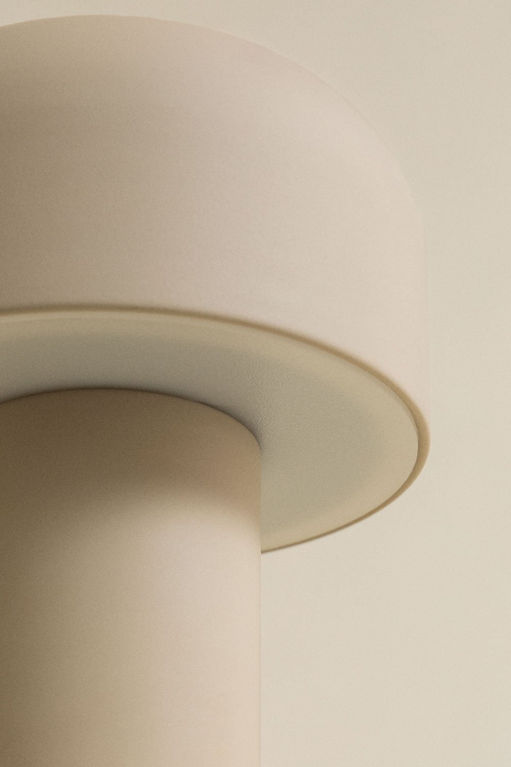 Loentia wireless LED outdoor table lamp in iron, gallery image 3