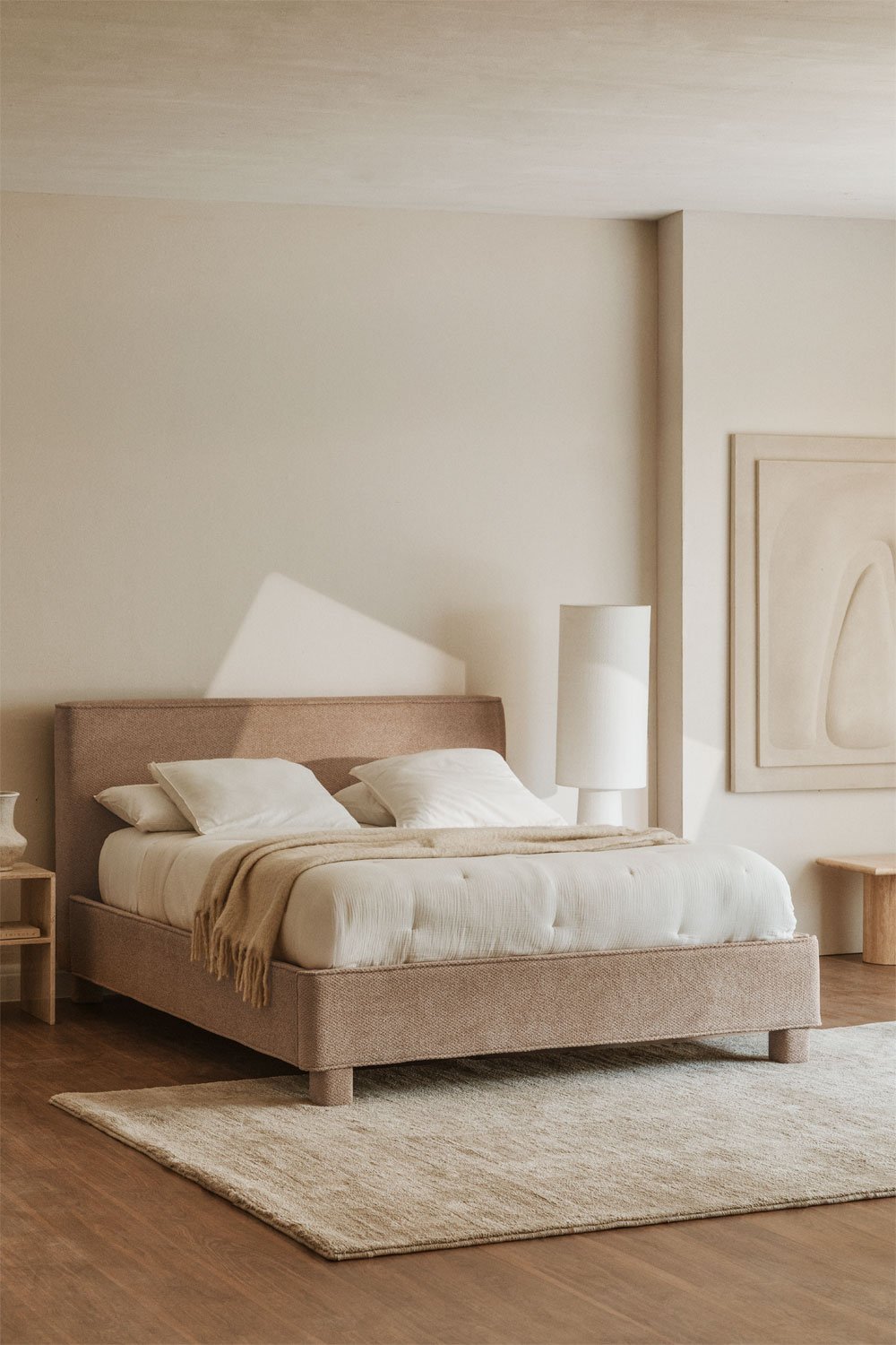 Bed in thick Jokin chenille fabric, gallery image 1